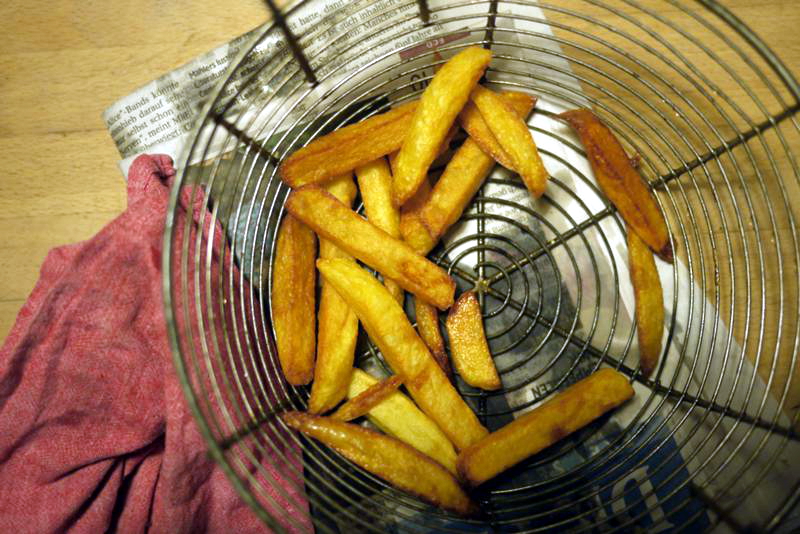 wochentags / feiertags / Selbstgemachte Pommes frites