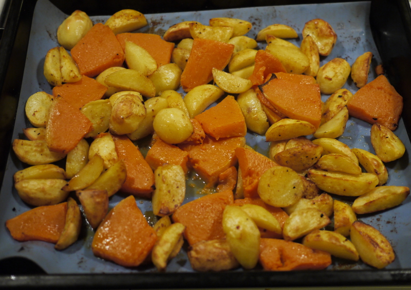 wochentags / Rezepte / Kartoffel-Kürbis-Ofengemüse